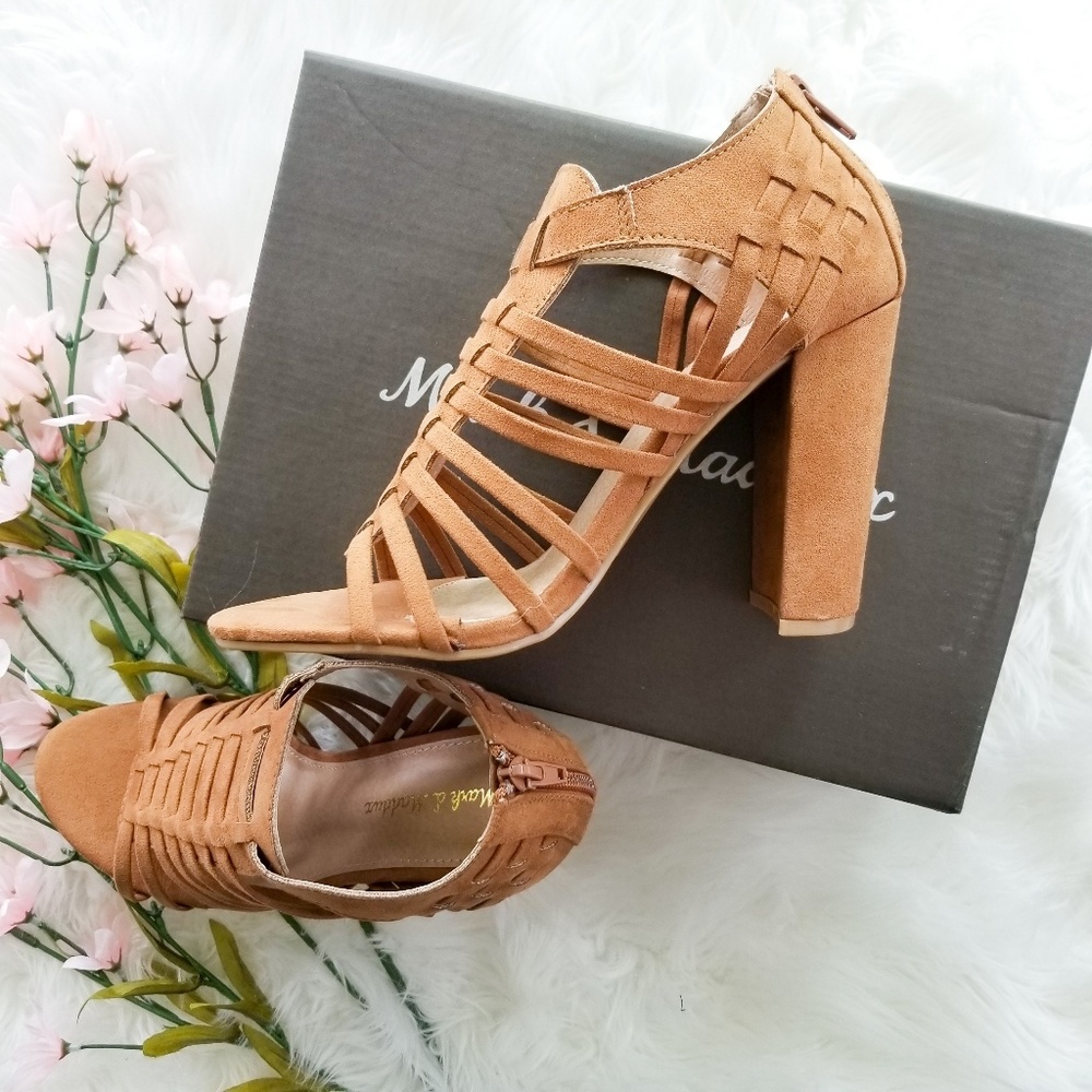 🌿Brown suede chunky heels!🌿